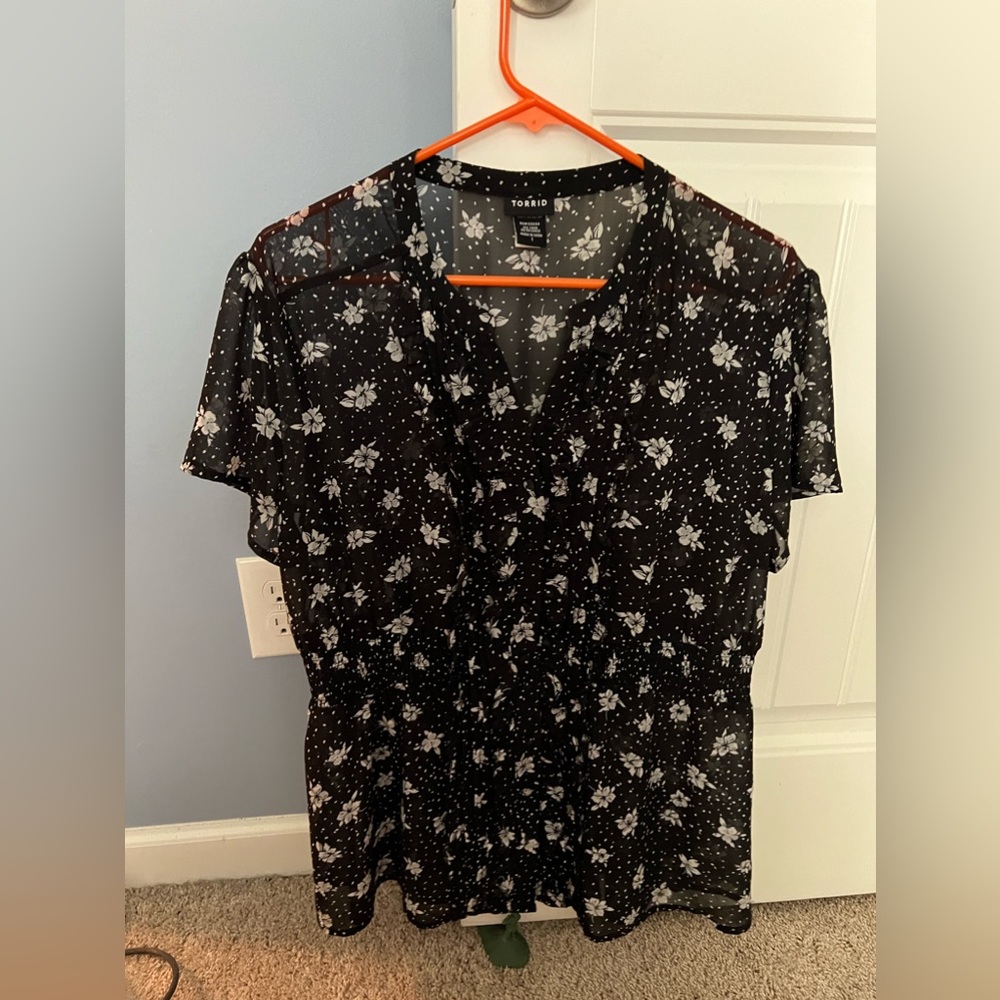 Torrid Sheer Top Size 1